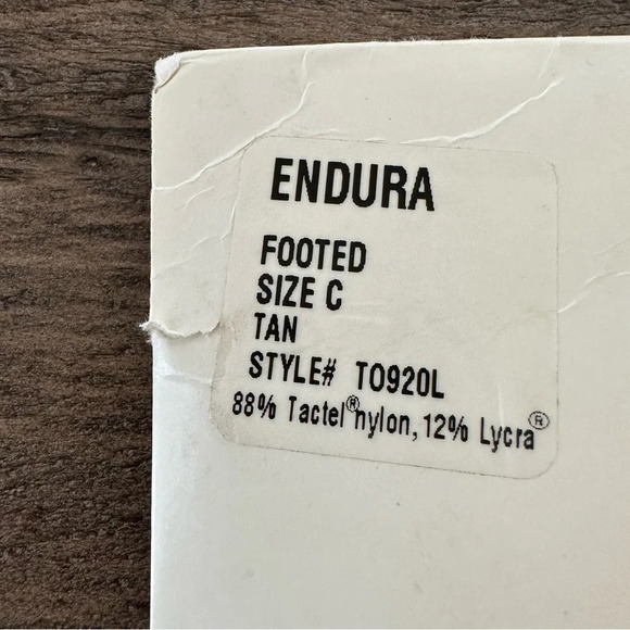 New Bloch Womens size C Endura Footed Tights Tan Style T0920L Dance Dancing - Picture 2 of 3